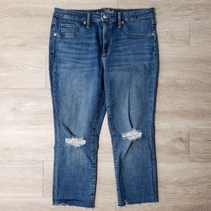 Universal Thread high rise distressed blue stretch